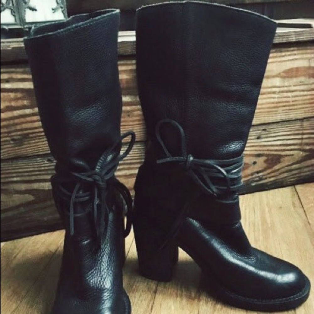 Vince Camuto Skylas